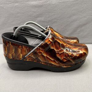 Dansko Professional Womens Size 38 (7.5-8) Clog Snake Print Patent Leather Nurse